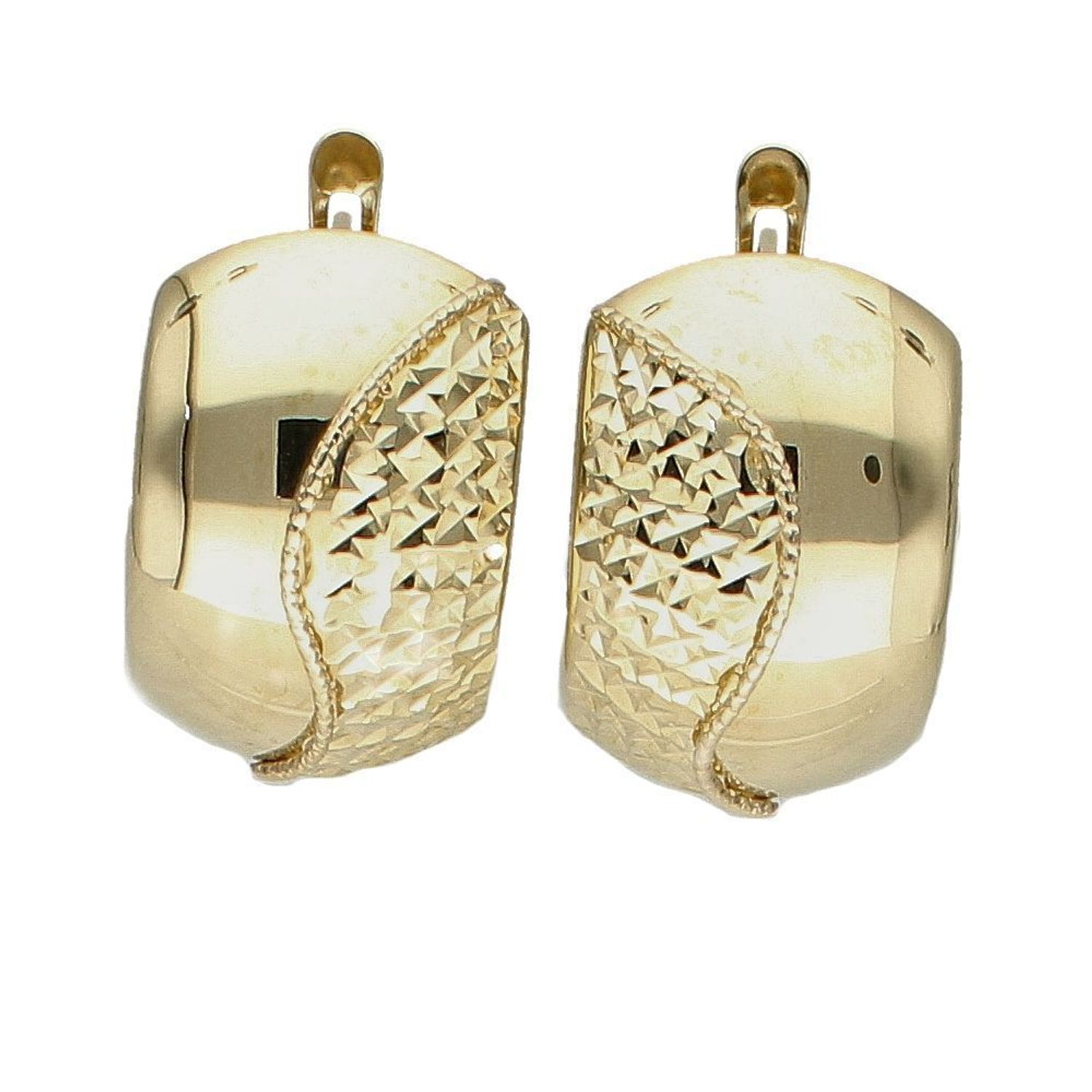 Złote kolczyki pr 333 grawerowane brzegi KL 6929 333. Eleganckie, zdobione złote kolczyki w formie blaszek z grawerowanym brzegiem wykonane ze złota próby 333. Waga około 2,60 gram. Ich kształt jest uniwersalny, a dzięki swoje.jpg